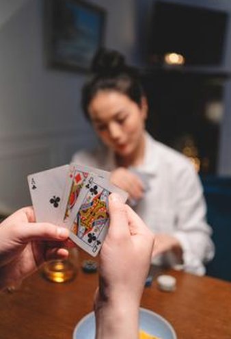 tiến lên Debet